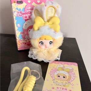 Nommi Sweetheart - Pudding Cream Plush Chain